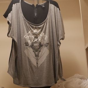 Torrid sz 3 cap sleeve Paris tee